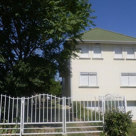Aquaparti Apartmanok Hajdúszoboszló Extérieur photo
