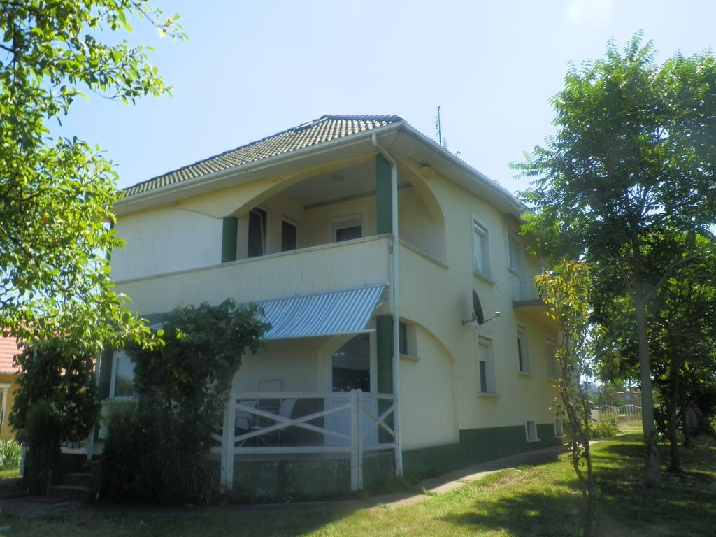 Aquaparti Apartmanok Hajdúszoboszló Extérieur photo