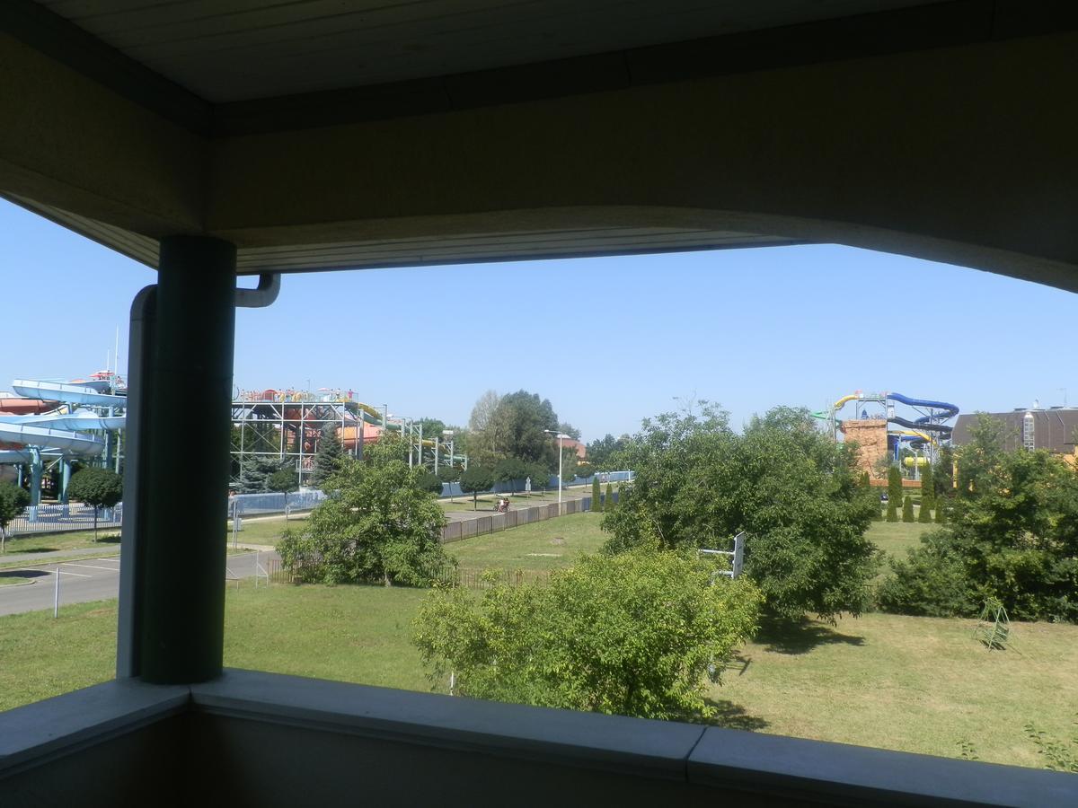 Aquaparti Apartmanok Hajdúszoboszló Extérieur photo
